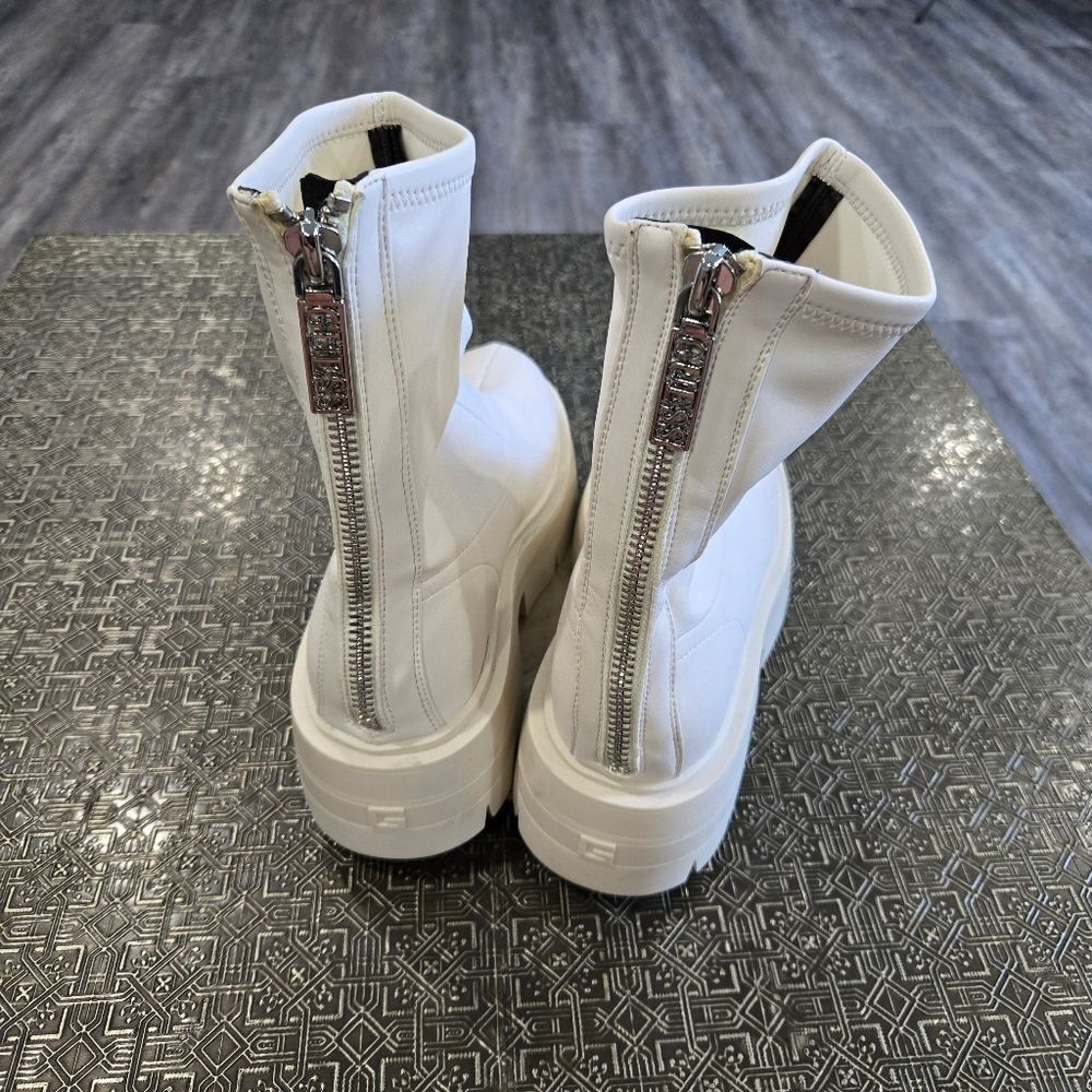🐢 Guess GW Saleen Combat Platform Boots in Cream Womens Size 10 Like New! - Picture 14 of 15